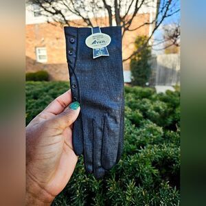 New Avon 100% Nylon Croc Design Trendy Mitten Gloves.